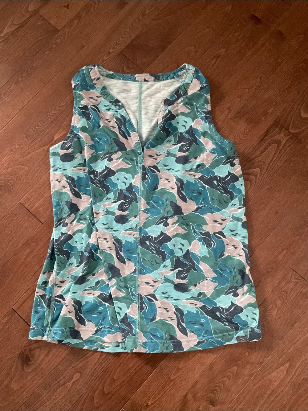 L.L. Bean Sleeveless Printed Tank